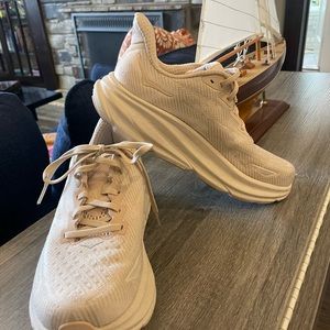 Hoka Free People ONE CLIFTON 9